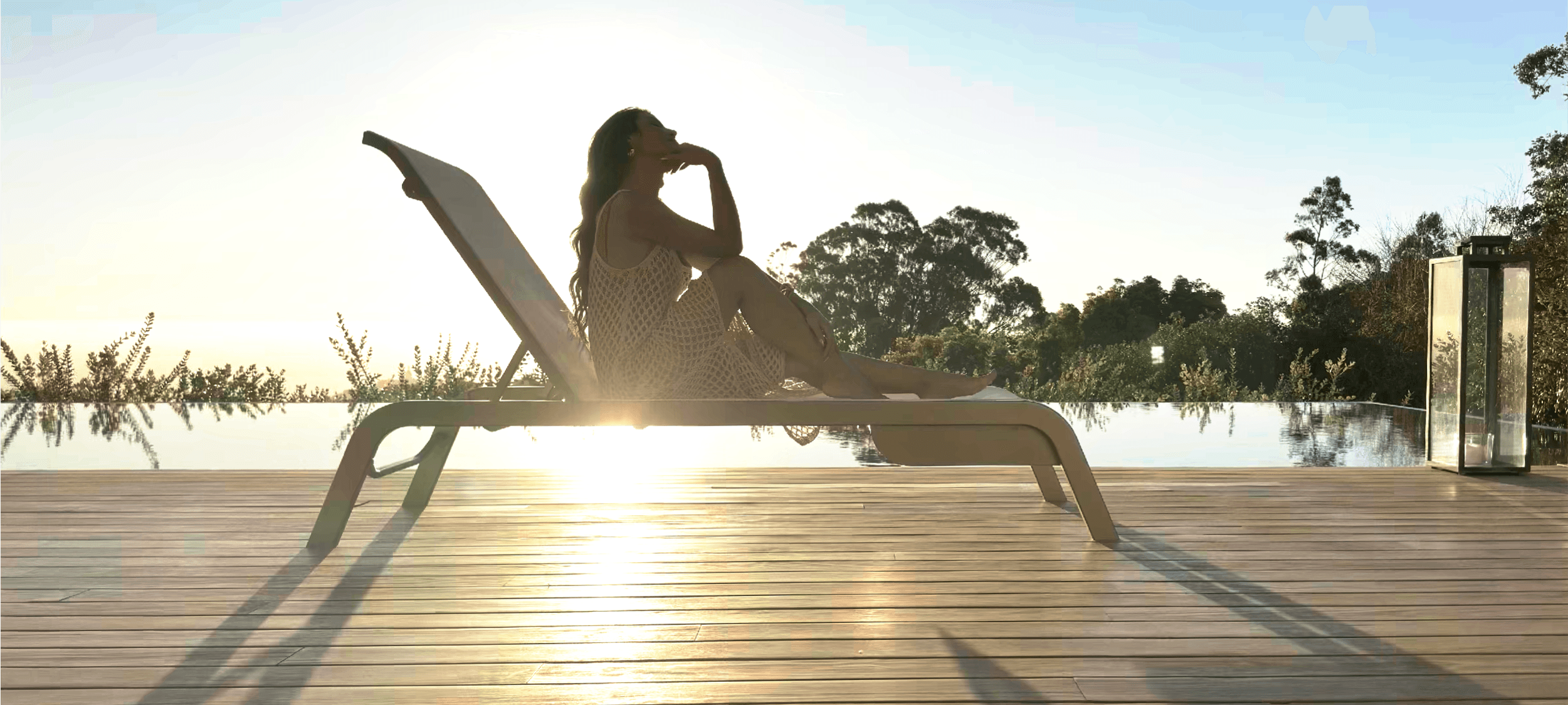 Loungera poolside experience